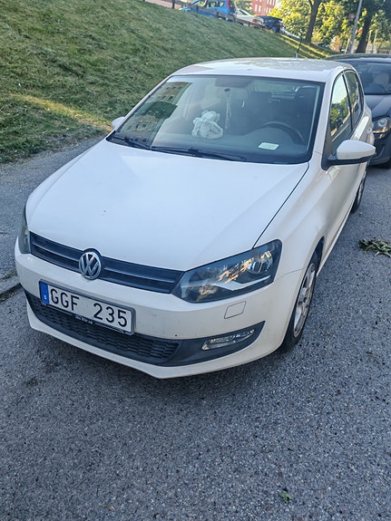 Volkswagen Polo 2 of 3