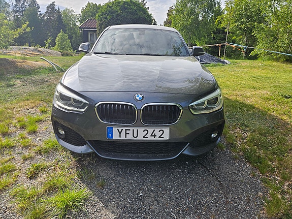 BMW 120d 4 of 5