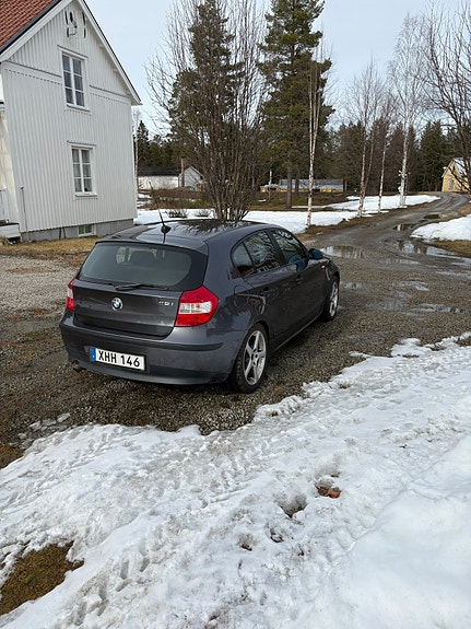 BMW 116i 4 of 5