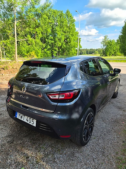 Renault Clio 2 of 5