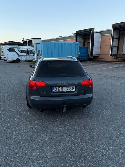 Audi A4 4 of 5