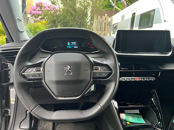 Peugeot e-2008 3 of 3