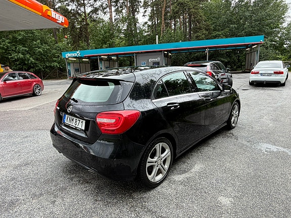 Mercedes-Benz A180 4 of 5