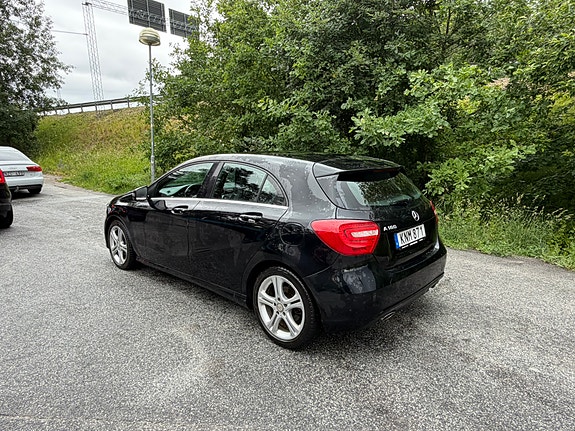 Mercedes-Benz A180 3 of 5