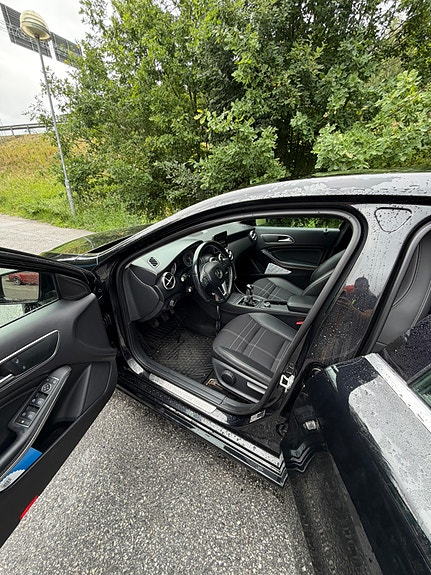 Mercedes-Benz A180 5 of 5