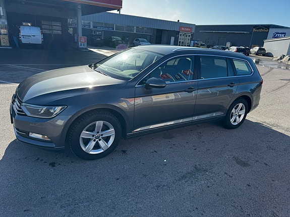Volkswagen Passat 2 of 5