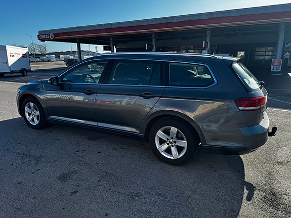 Volkswagen Passat 4 of 5