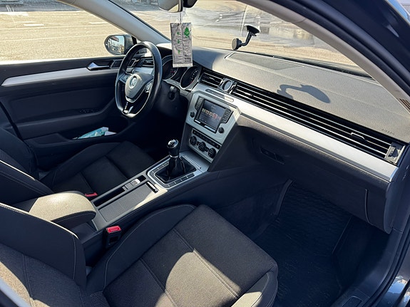 Volkswagen Passat 5 of 5