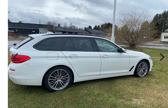 BMW 520d 3 of 5