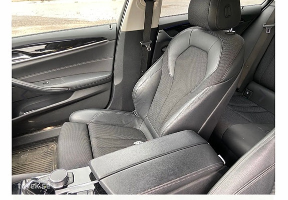 BMW 520d 4 of 5