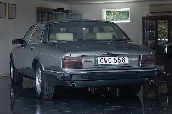 Jaguar XJ 6 of 25