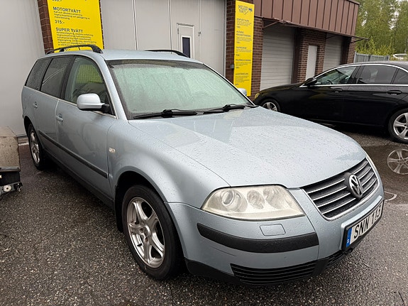 Volkswagen Passat 2 of 5