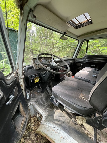 Ford Custom D 1211 2 of 5