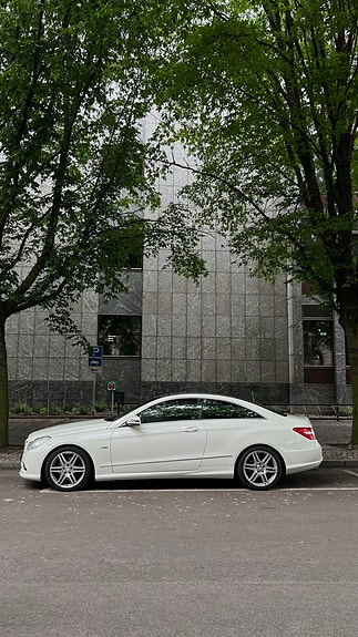 Mercedes-Benz E220 5 of 5