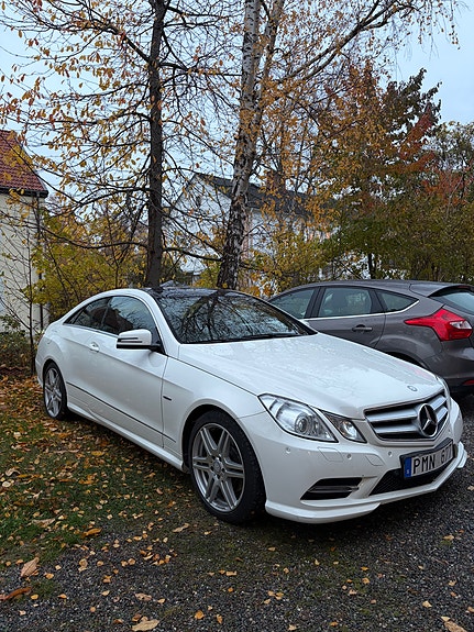 Mercedes-Benz E220 3 of 5