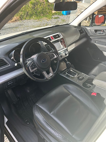 Subaru Outback 4 of 5