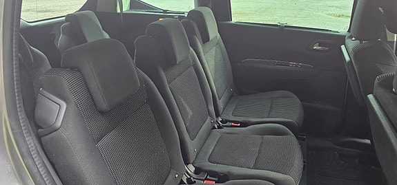 Peugeot 5008 5 of 5