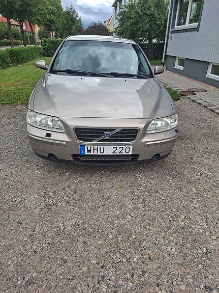 Volvo S60 3 of 5