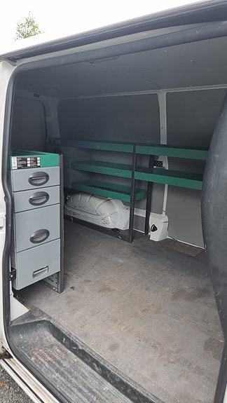 Volkswagen Transporter 8 of 11