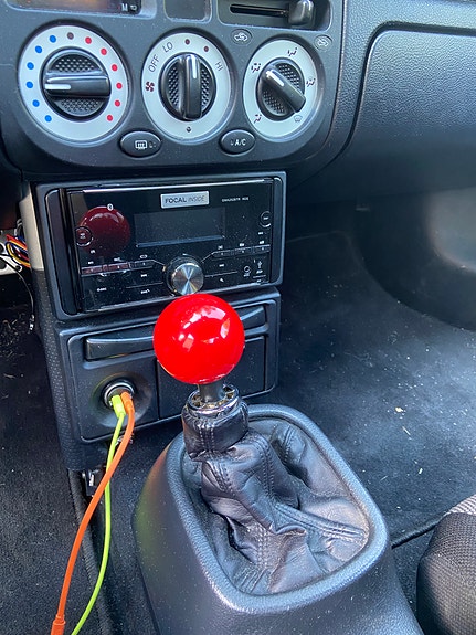Toyota MR2 4 of 5