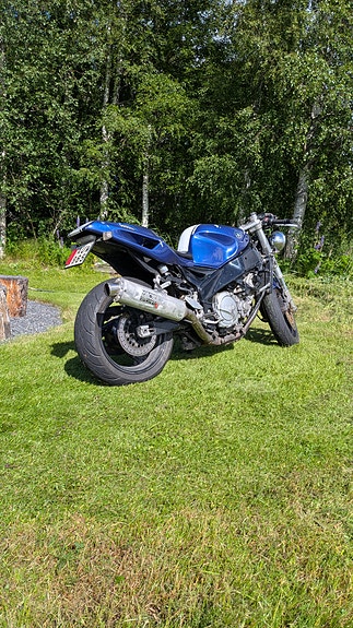 Yamaha FZR1000 5 of 5