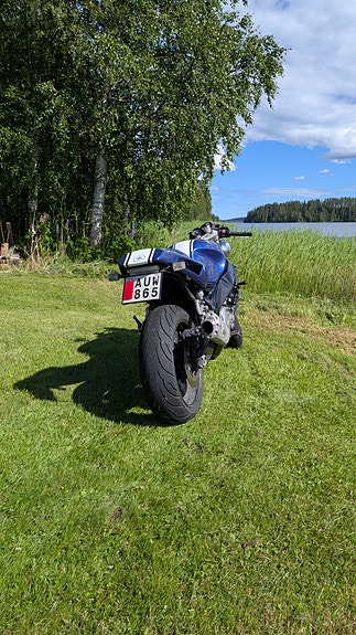 Yamaha FZR1000 4 of 5