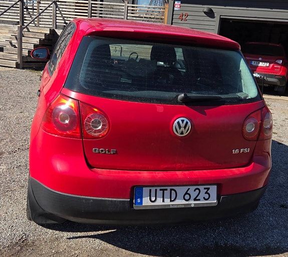 Volkswagen Golf V 5 of 18