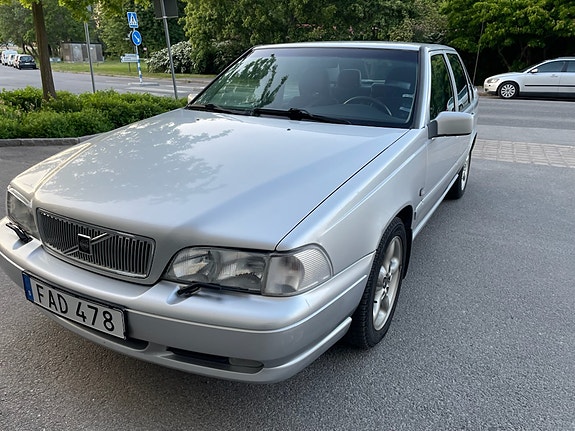 Volvo S70 4 of 5
