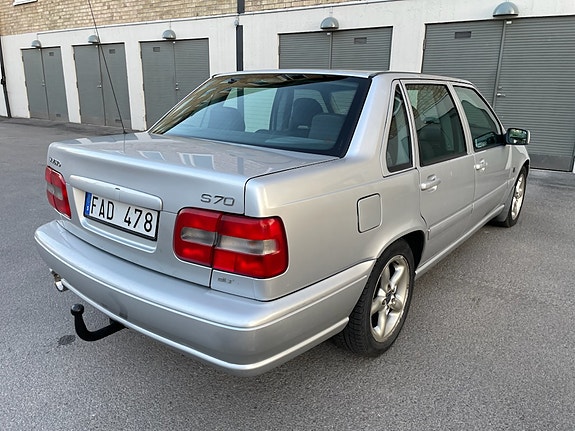 Volvo S70 2 of 5