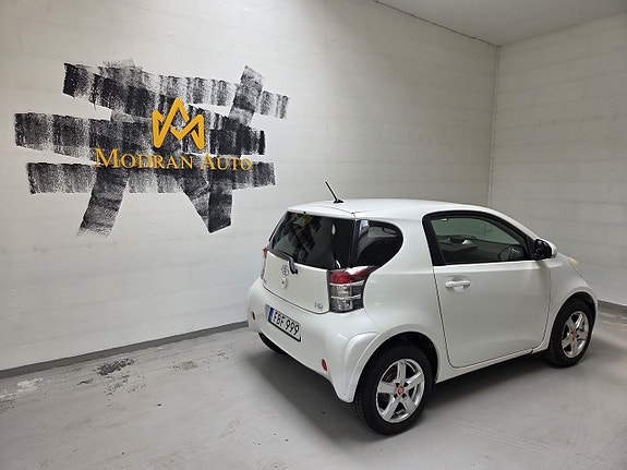 Toyota IQ 5 of 5