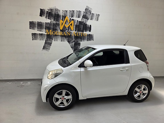 Toyota IQ 3 of 5