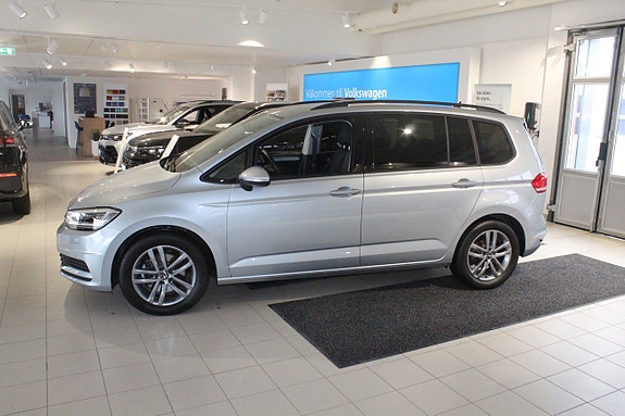 Volkswagen Touran 3 of 5