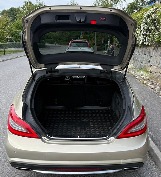 Mercedes-Benz CLS350 5 of 5