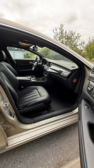 Mercedes-Benz CLS350 3 of 5