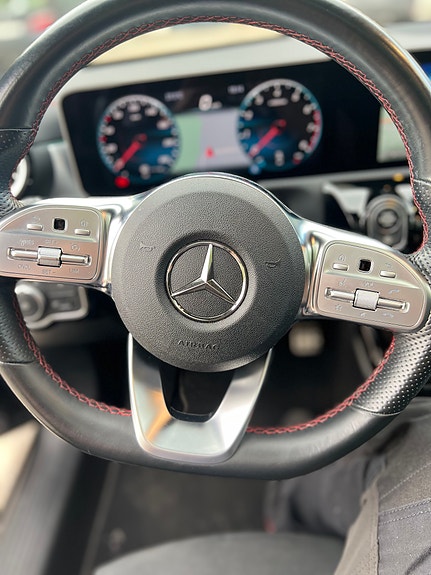 Mercedes-Benz CLA200 8 of 21