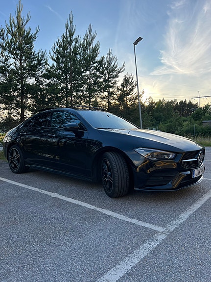 Mercedes-Benz CLA200 2 of 21