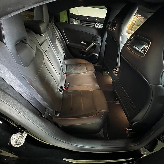 Mercedes-Benz CLA200 17 of 21