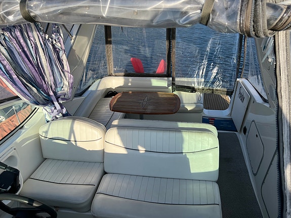 Maxum 2900 SCR | Trailer ingår | 2x220 hk MerCruiser | Ankarspel fram & akter 3 of 5