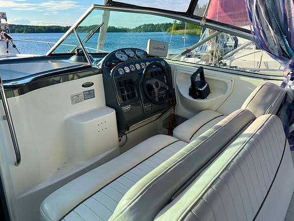 Maxum 2900 SCR | Trailer ingår | 2x220 hk MerCruiser | Ankarspel fram & akter 4 of 5