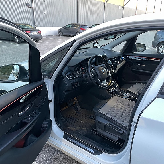 BMW 220d 5 of 14
