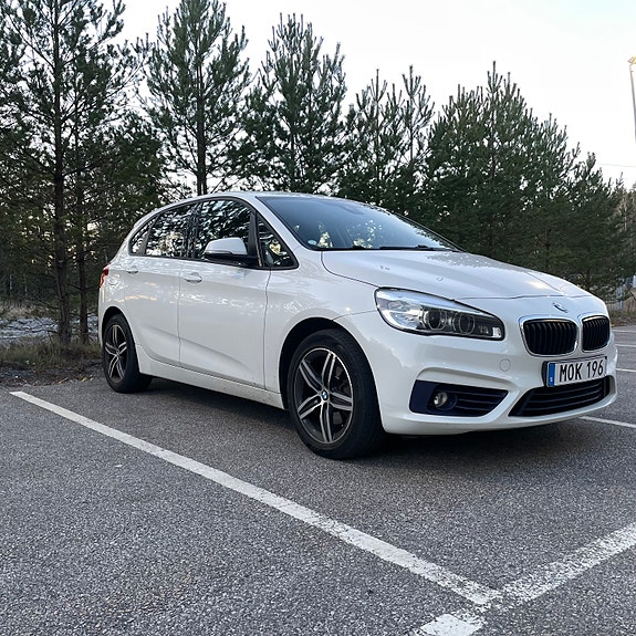 BMW 220d 2 of 14