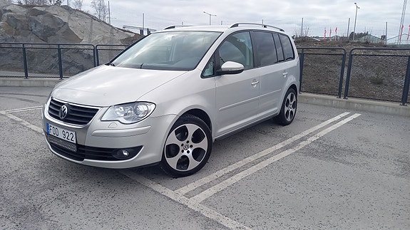 Volkswagen Touran 6 of 6