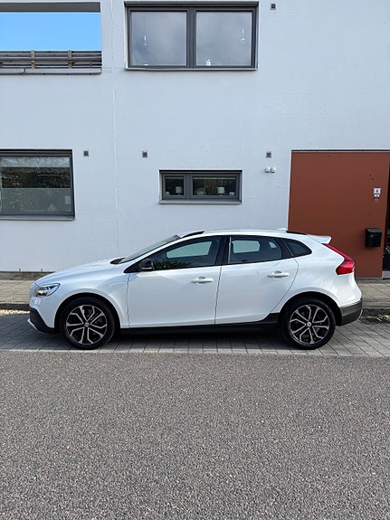 Volvo V40 Cross Country 4 of 5