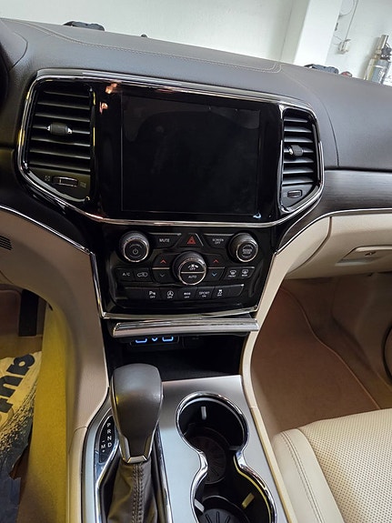 Jeep Grand Cherokee 11 of 19