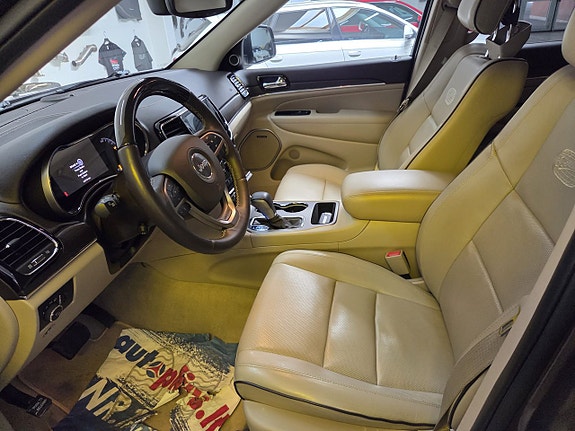 Jeep Grand Cherokee 8 of 19