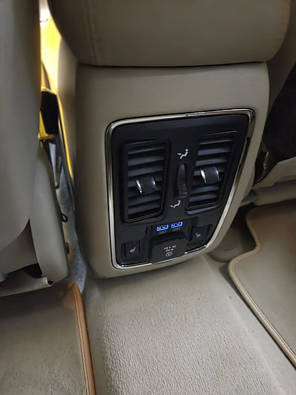 Jeep Grand Cherokee 18 of 19