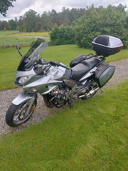 Honda CBF1000A 2 of 5