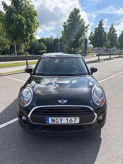 MINI One 2 of 5
