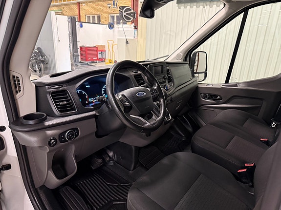 Ford Transit 9 of 14