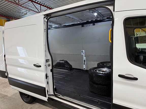 Ford Transit 13 of 14